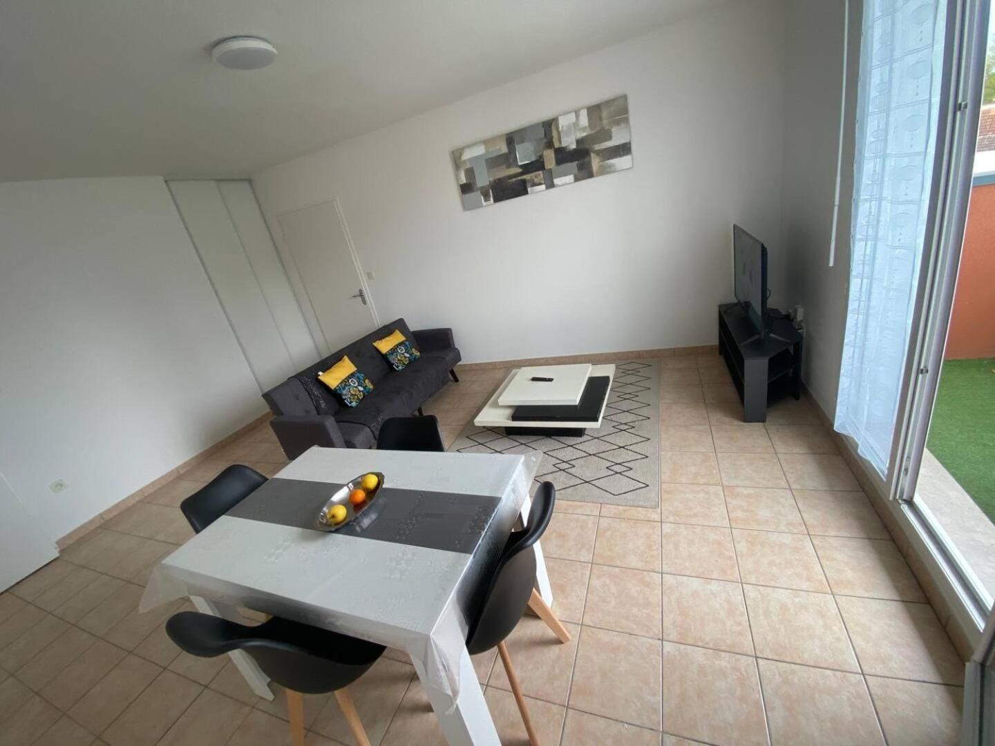 Appartement Proche Du Centre Béthune Exterior foto